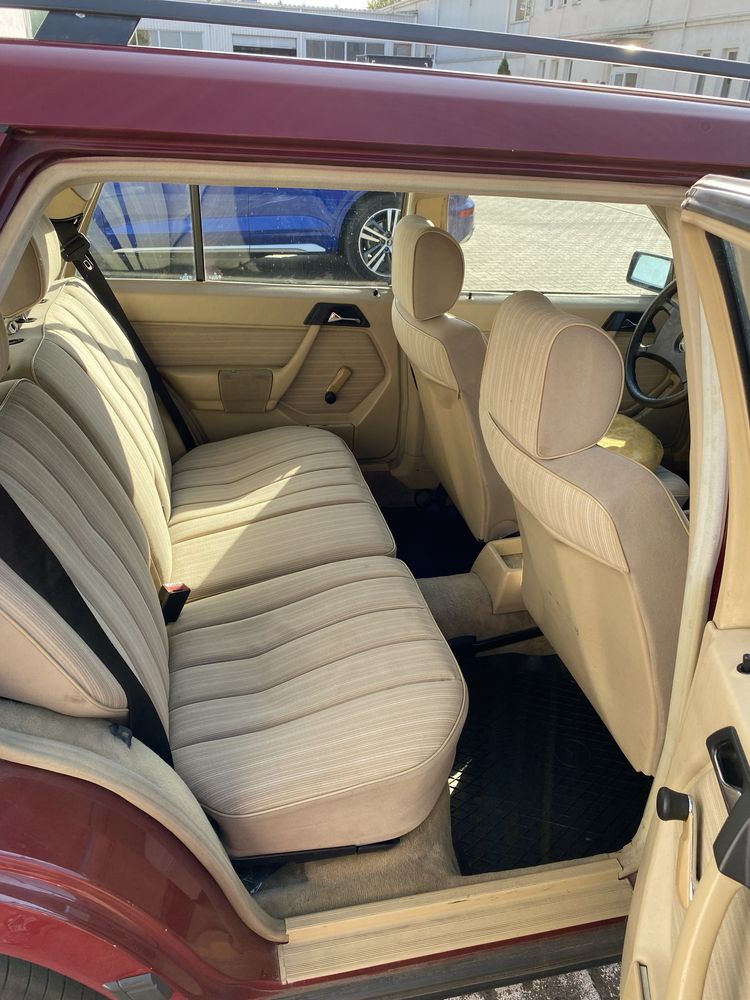 Mercedes-Benz W124