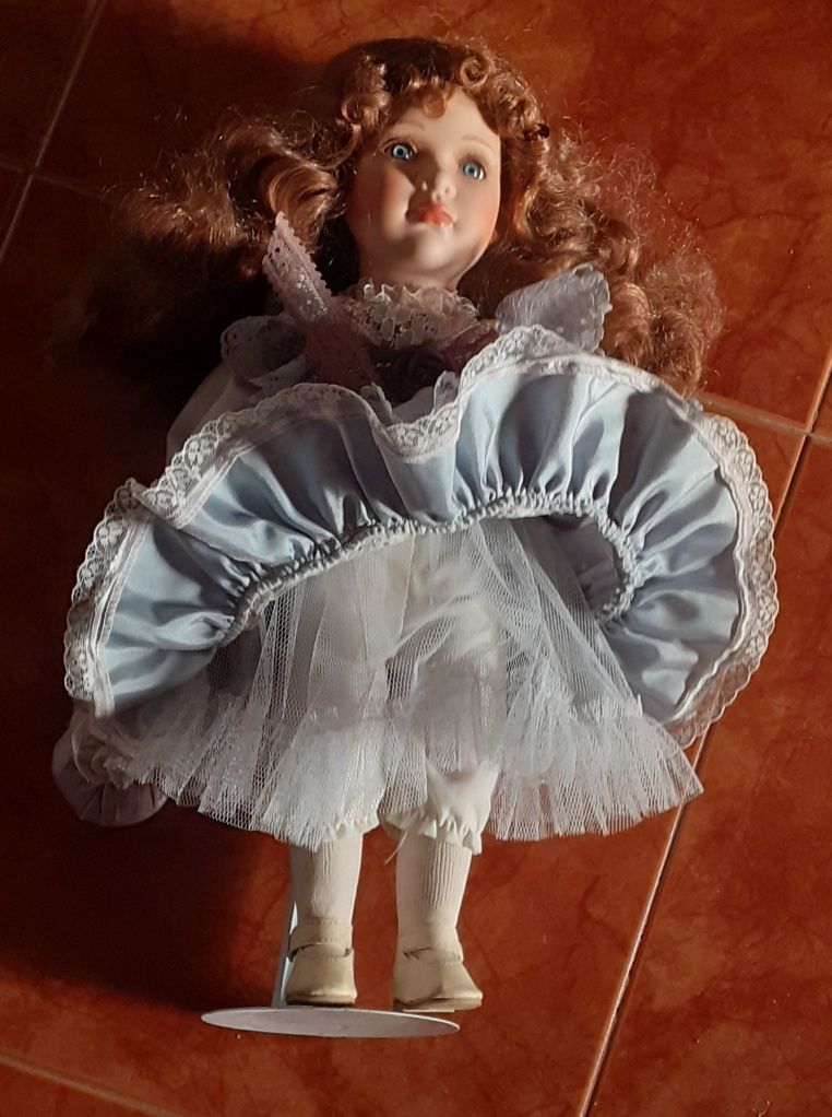 Boneca de porcelana
