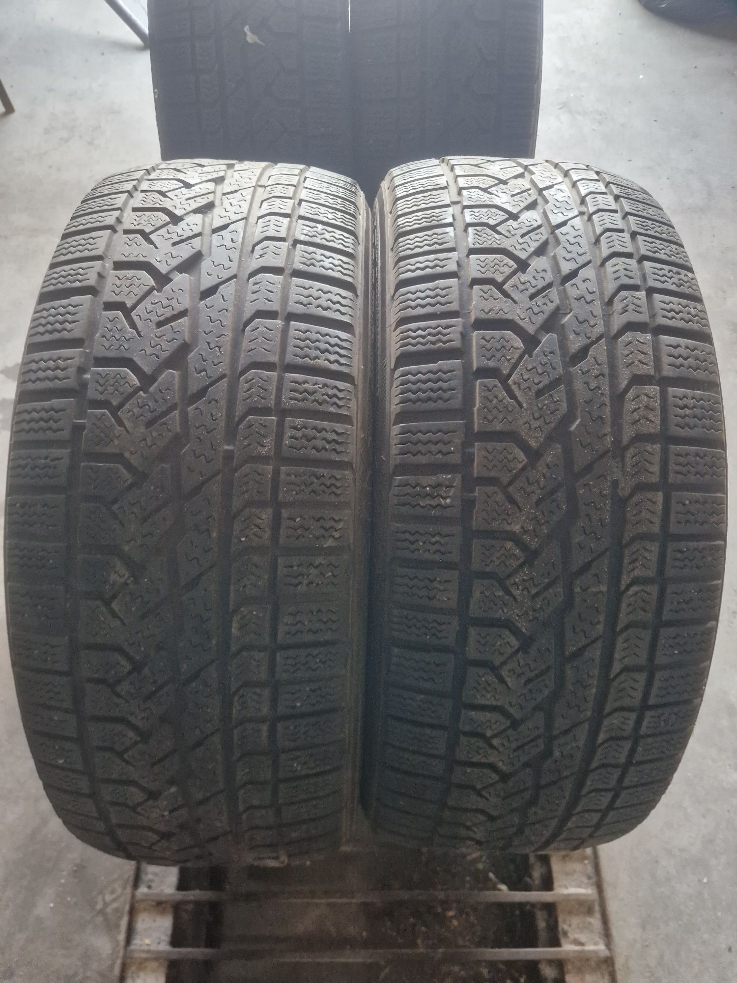 Kumho asymmetric i'zen rv 235/55/18