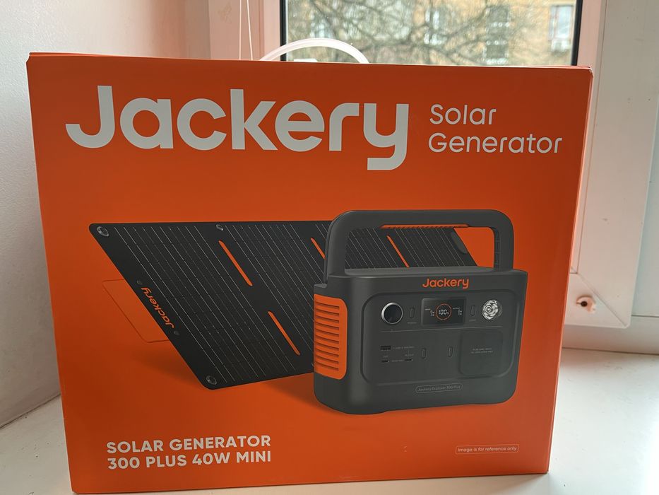 Зарядна станція Jackery Explorer 300 plus + сонячна панель 40w