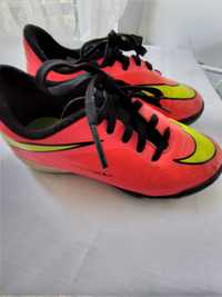 Korki buty sportowe Dziecięce piłkarskie Nike Rozm. 30/19cm