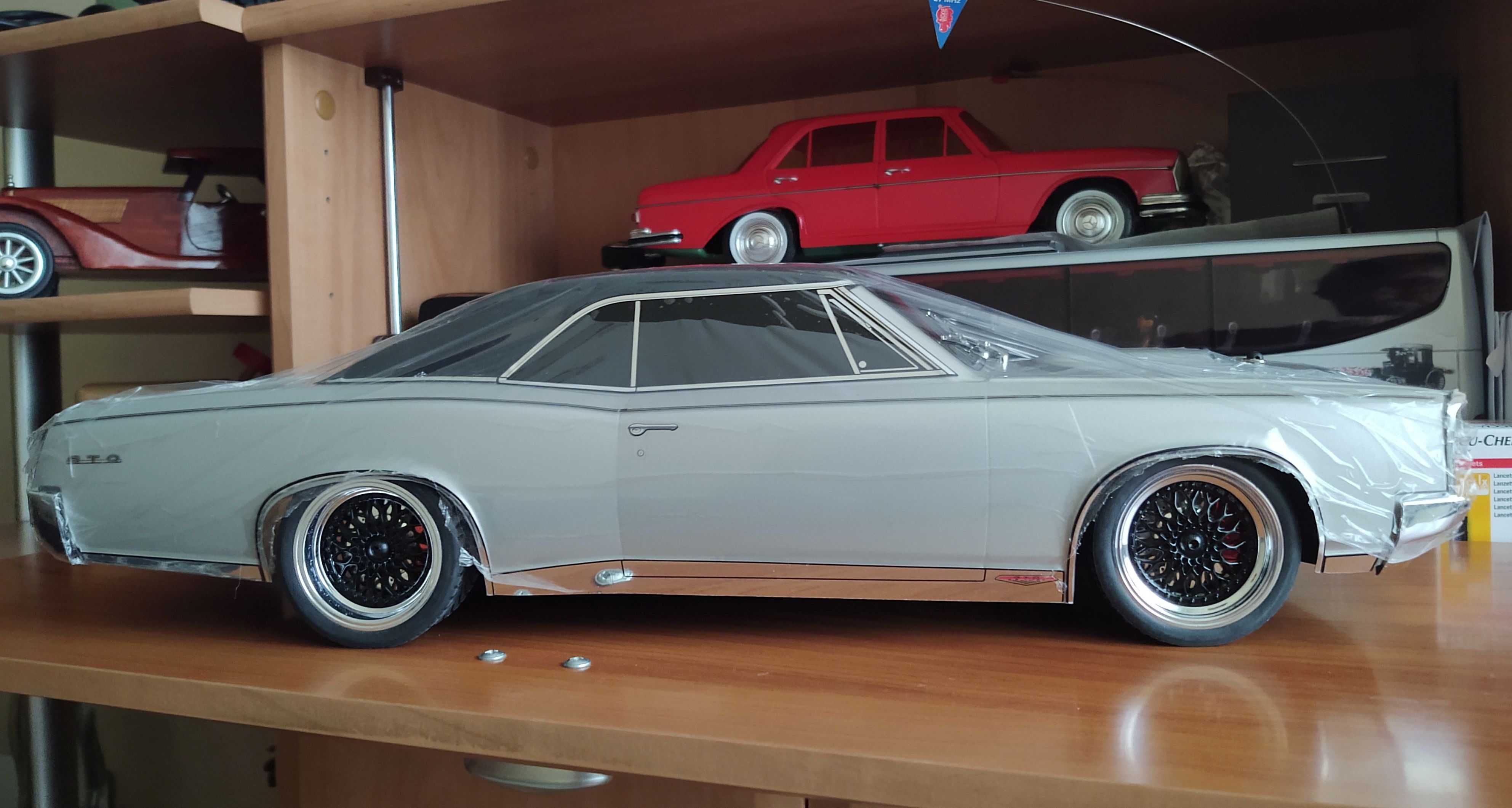 Pontiac GTO 1967 RTR skala 1:10 4WD KYOSHO Oświetlenie.Fabr Nowy