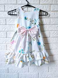 Sukienka dla dziewczynki krótka biała kwiaty falbana
