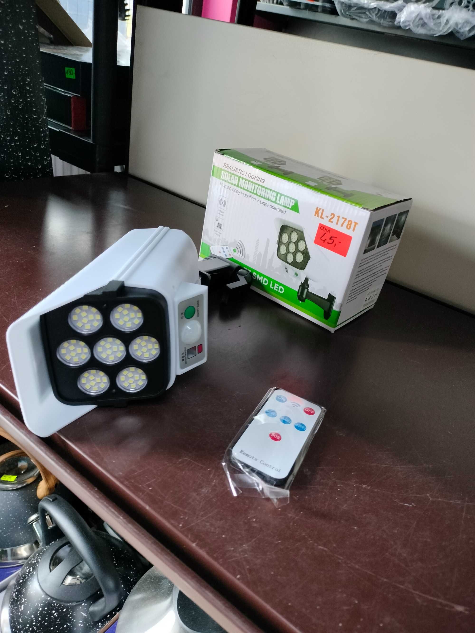 LAMPA SOLARNA ATRAPA KAMERY 2 sztuki czujnik ruchu zmierzchu pilot