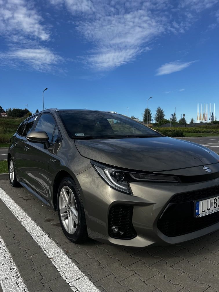 Suzuki Swace Toyota Corolla prius 1.8hybrid LPG bogata wer.1wł.