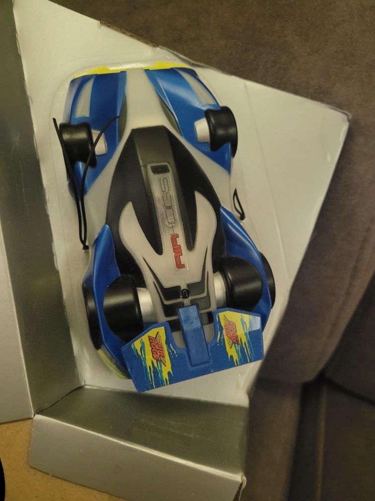 Jeździ po ścianie! Air Hogs Cobi autko Formuła zero grawitacji
