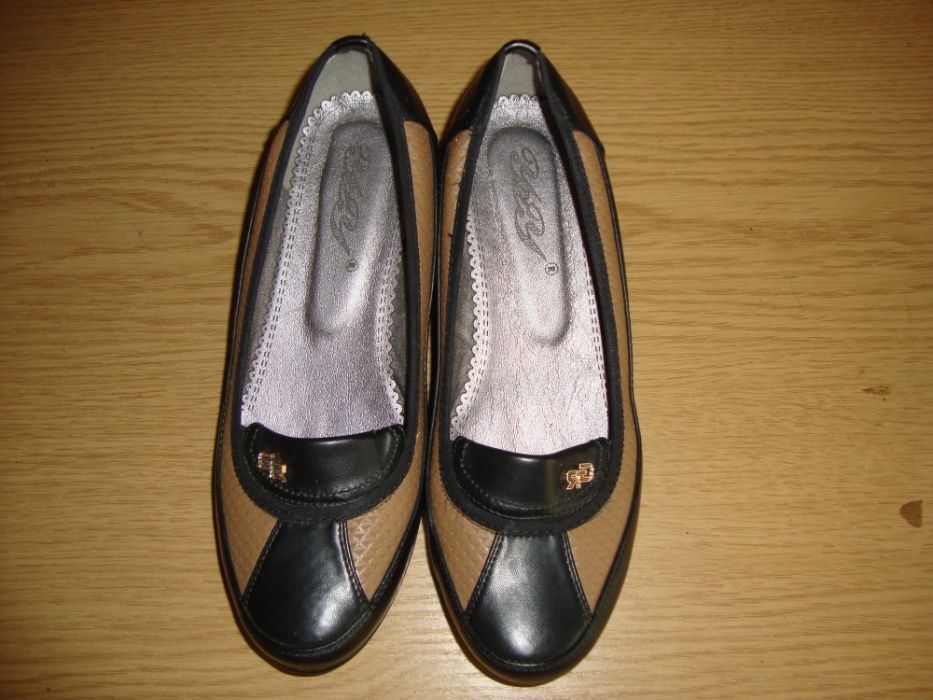 женские осенние туфли Р 38