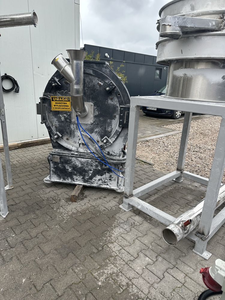 Pulweryzator P800 do tworzyw sztucznych