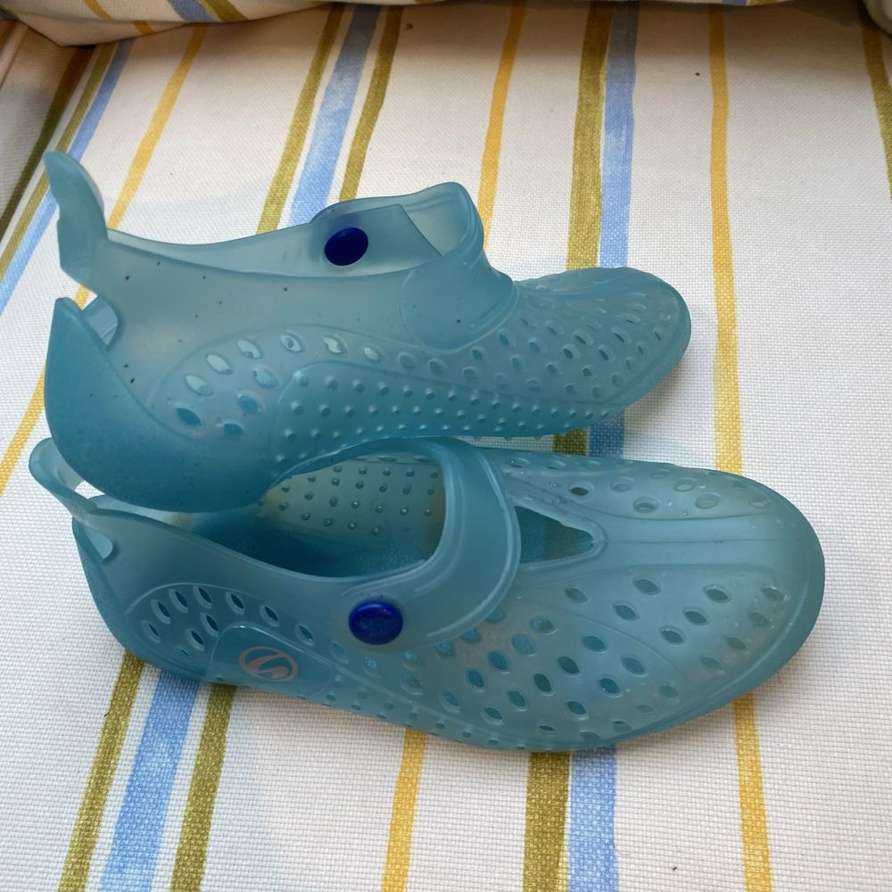 Niebieskie buty do wody/na rafę rozm.29/30