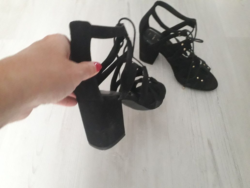 Sandały New Look z zakryta piętą