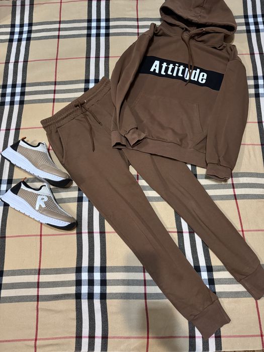 Продаю красивий костюм шоколад молочний люкс якості