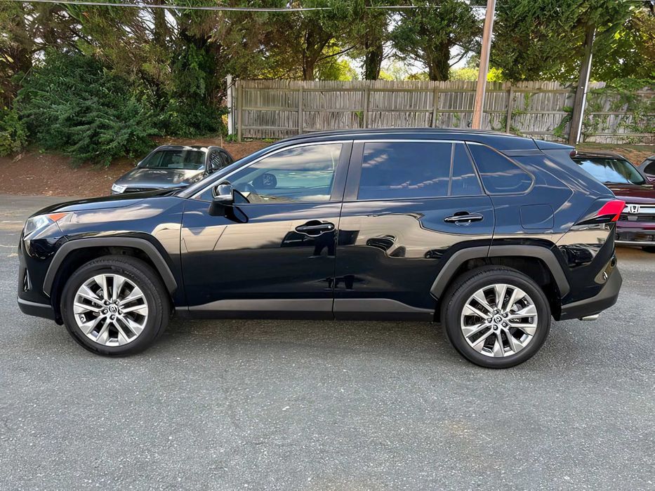 Toyota RAV4      2020
