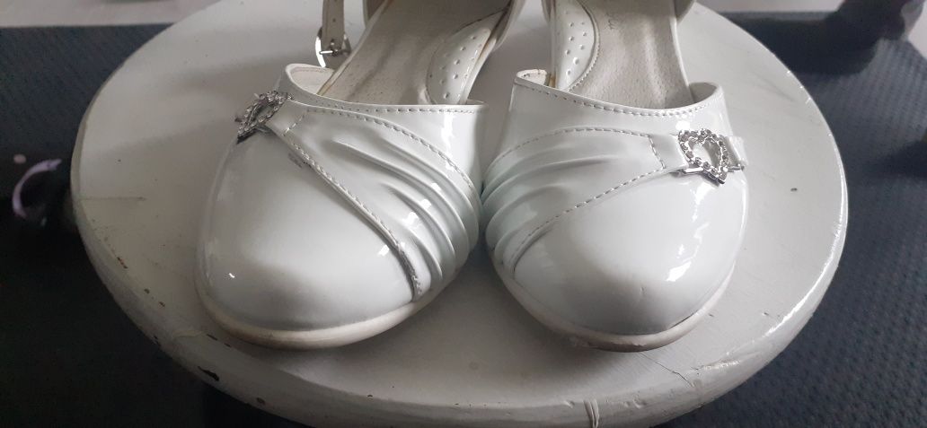 Buciki buty komunijne 34 białe