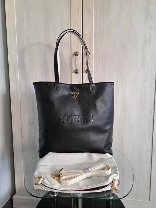 Torebka Guess z kosmetyczką skórzana