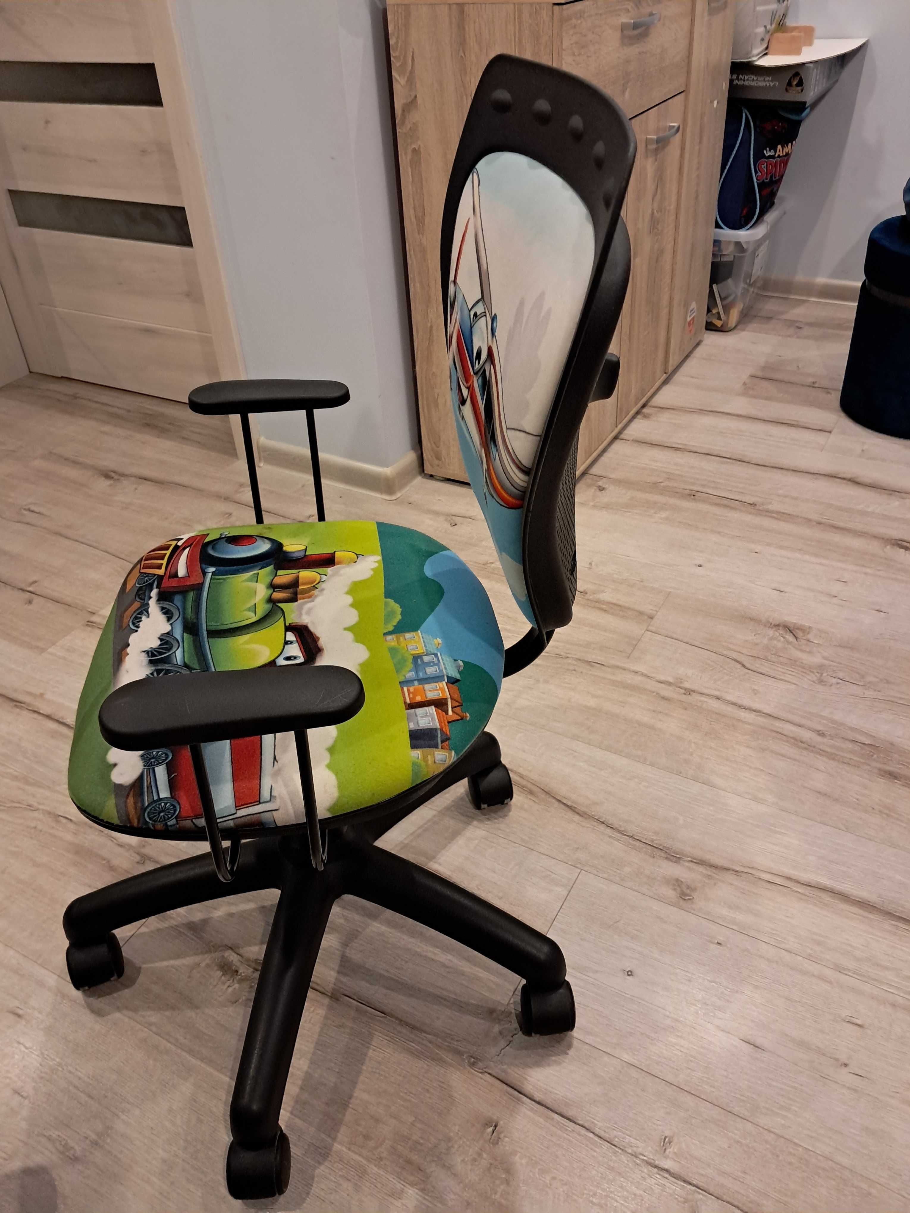 fotel dziecięcy do biurka
