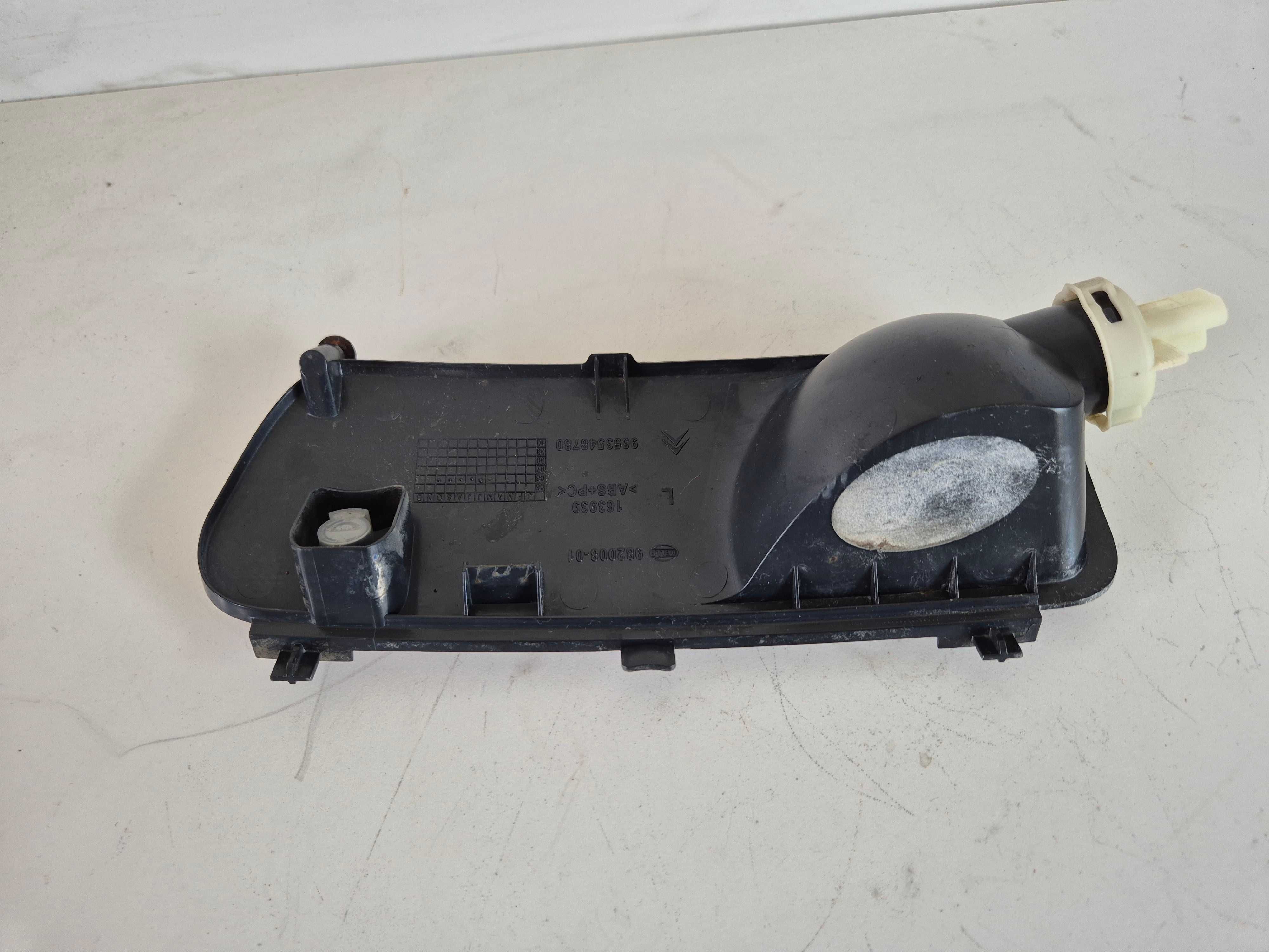 citroen c4 grand picasso lampa tylna lewa lewy tył w zderzak oryginał
