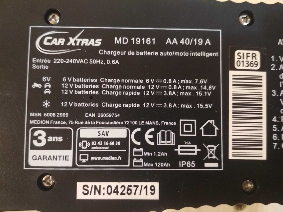 Німецький зарядний пристрій для акумуляторів 6 і 12 вольт