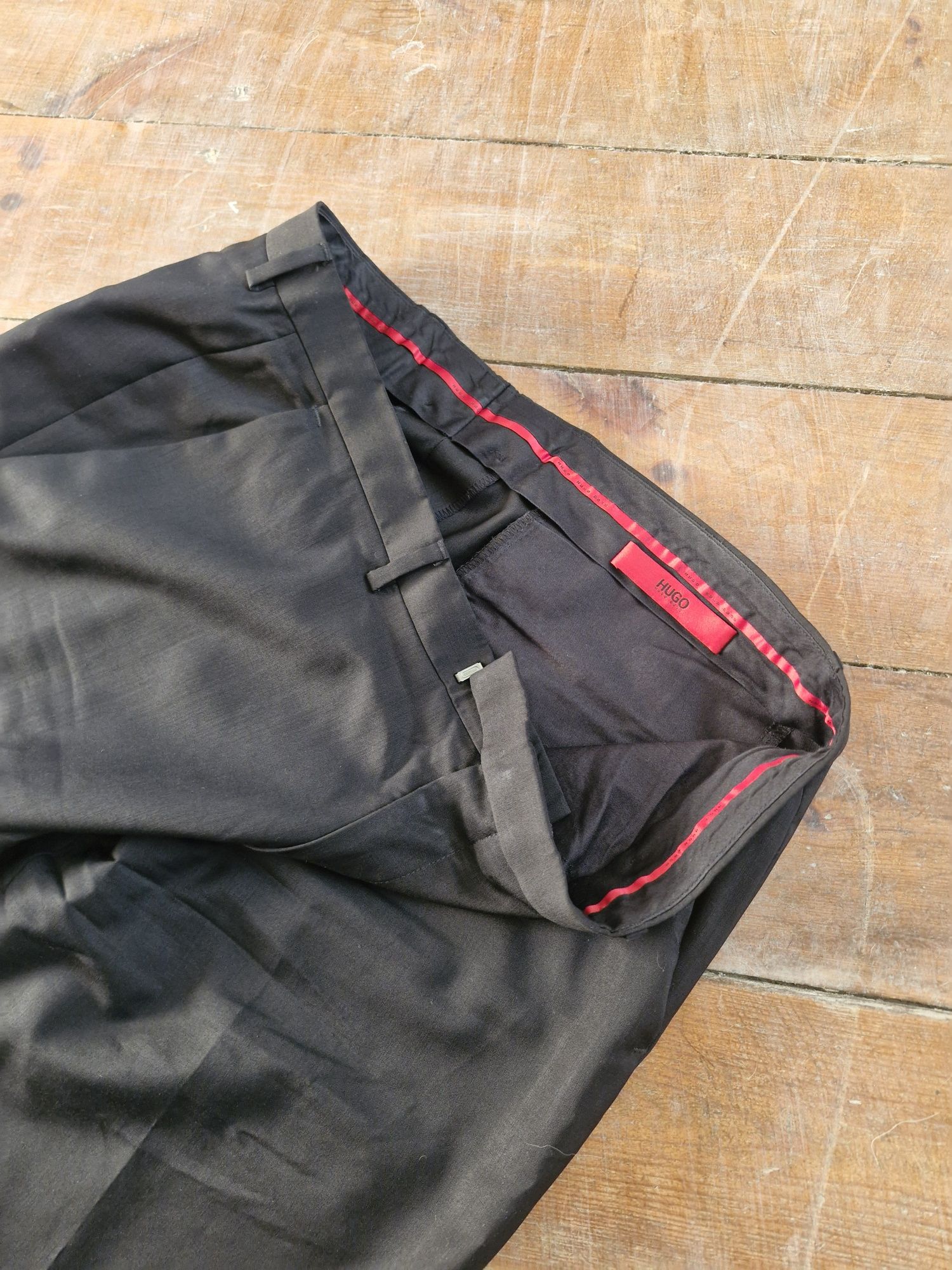 Hugo Boss spodnie garniturowe roz.XXL