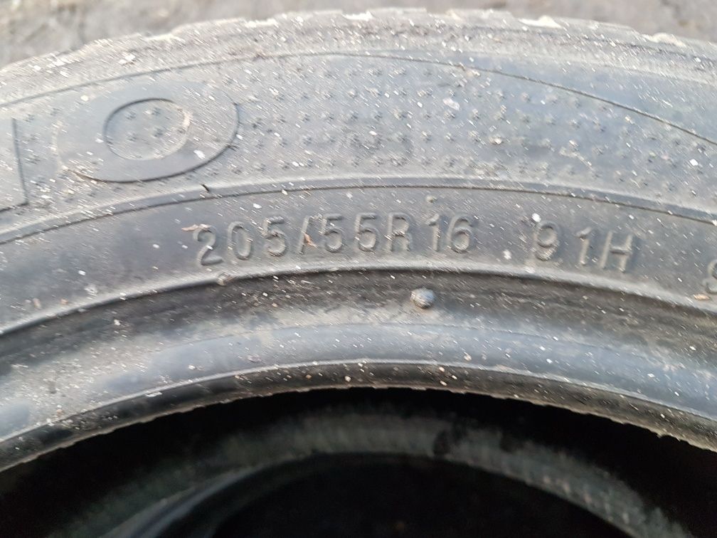 Opona pojedyncza Kumho izen kw23 A 205 55 R16 rok 2012