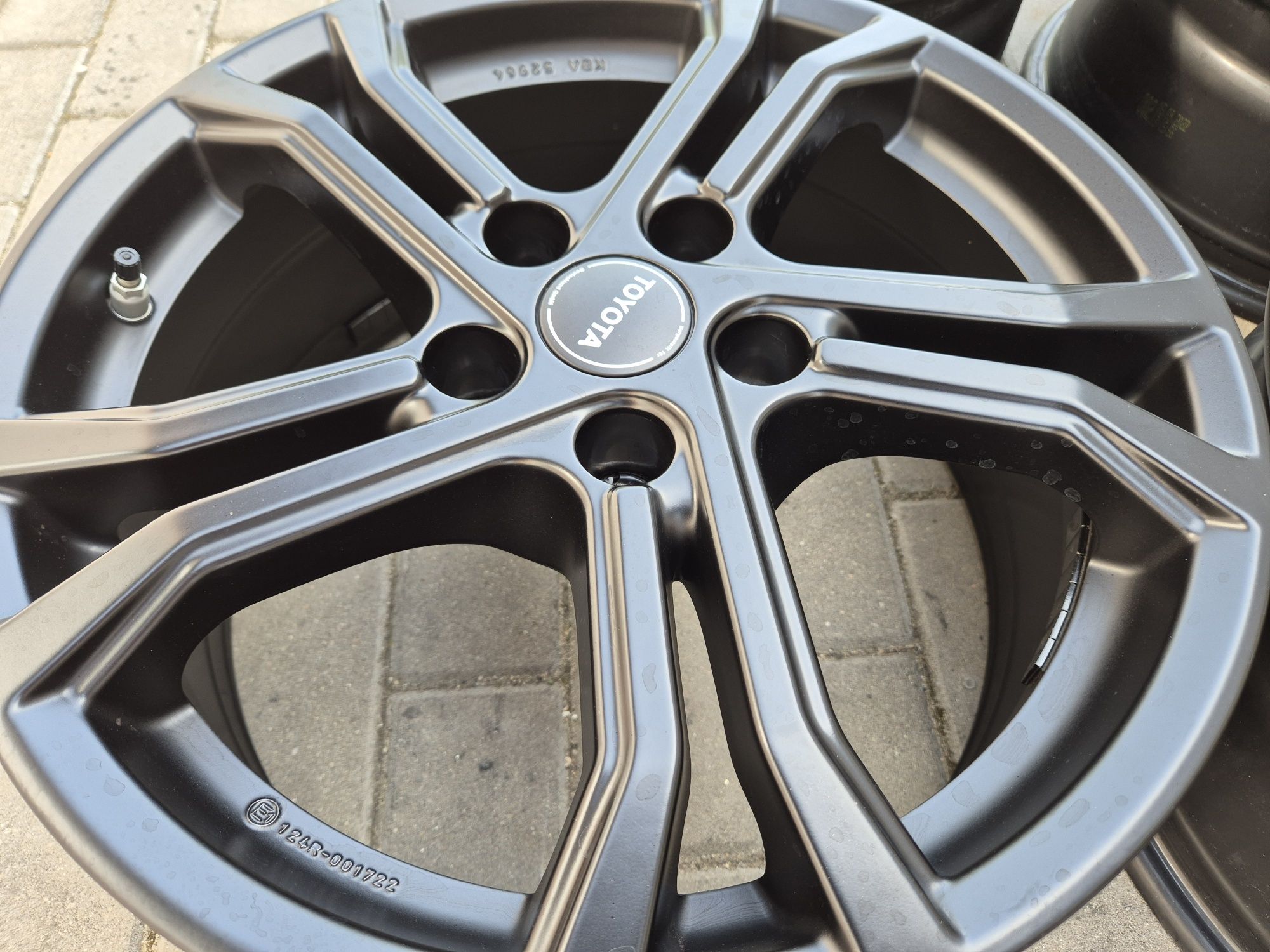 Alufelgi Toyota RAV4 Avensis Corolla  C HR Auris czarny mat jak nowe