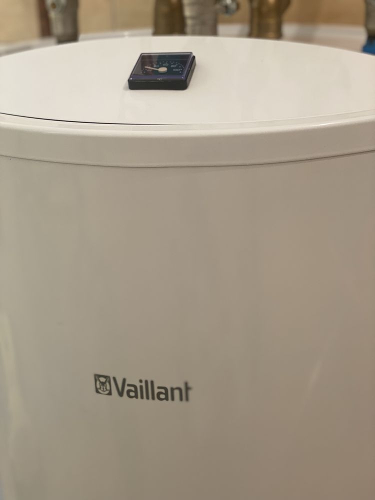 Продам бойлер Vaillant 200/5,1