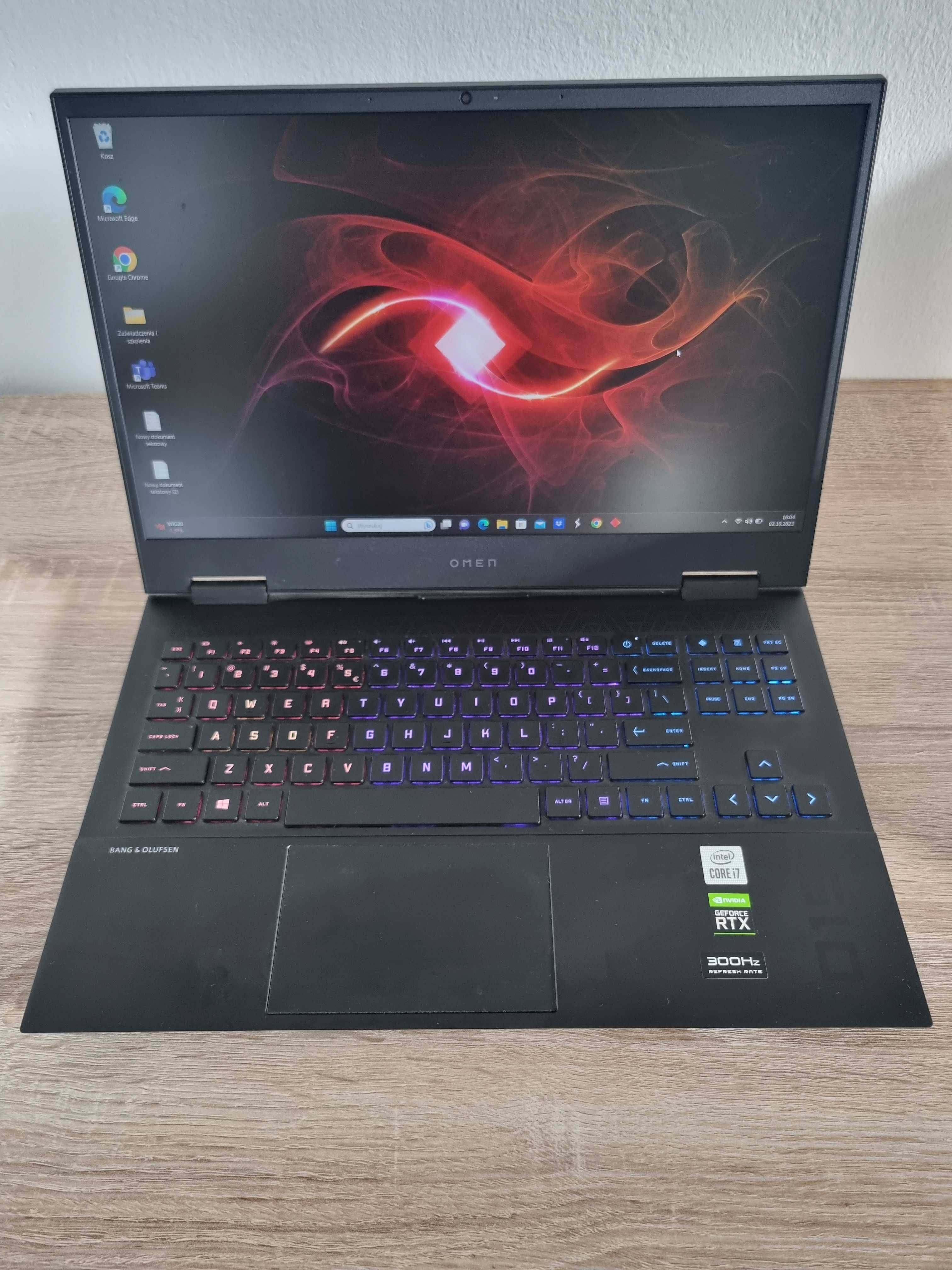 Laptop HP Omen 15,6"-300Hz-Intel Core i7-16GB RAM-1TB SSD-RTX2070MQ