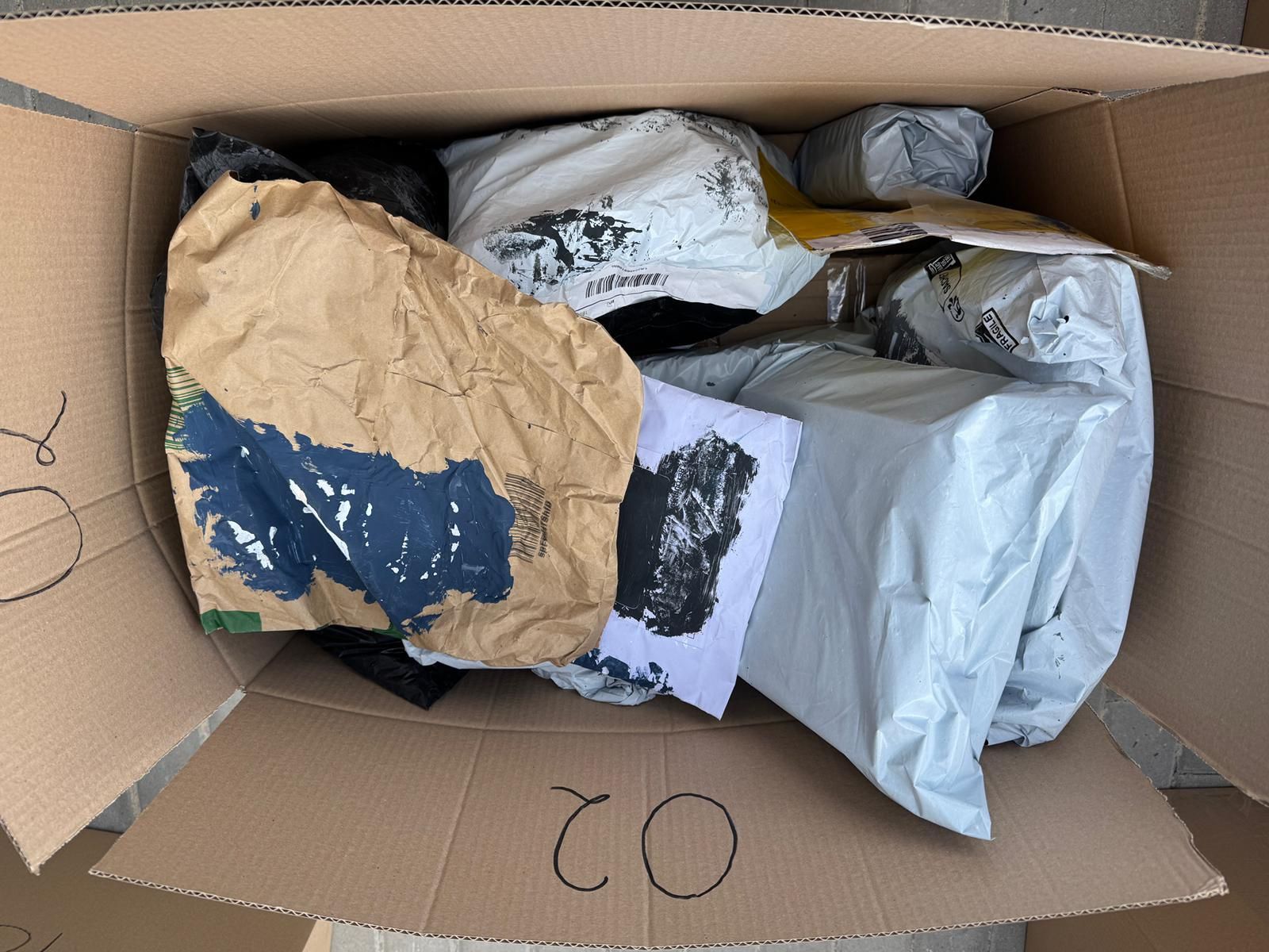 15 paczek w kartonie ! Nieodebrane paczki DHL Mysterybox