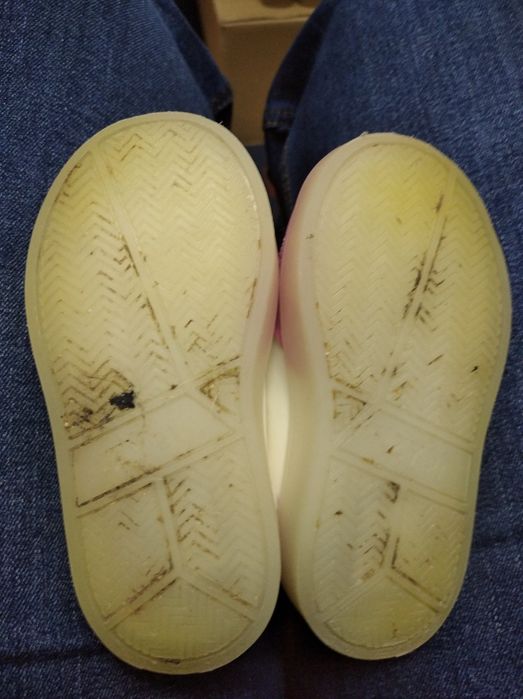 Sapatilhas com luzes da Zippy tamanho 21