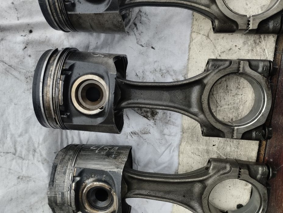 Коленвал з поршнями  MASTER II 2.8 dTI 500314266