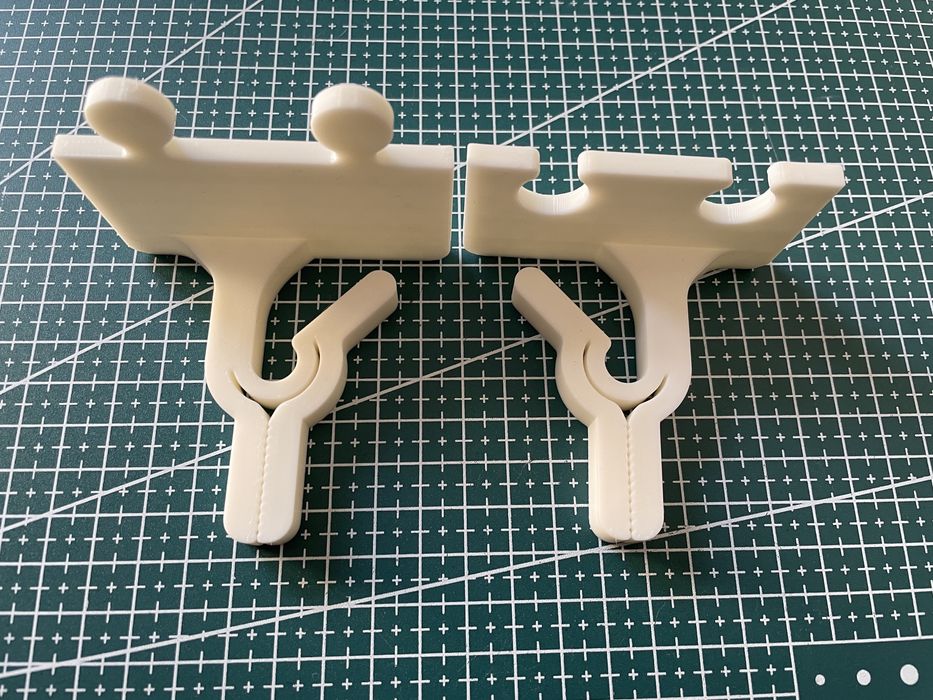 Stojak do lutowania z chwytakami - druk 3D