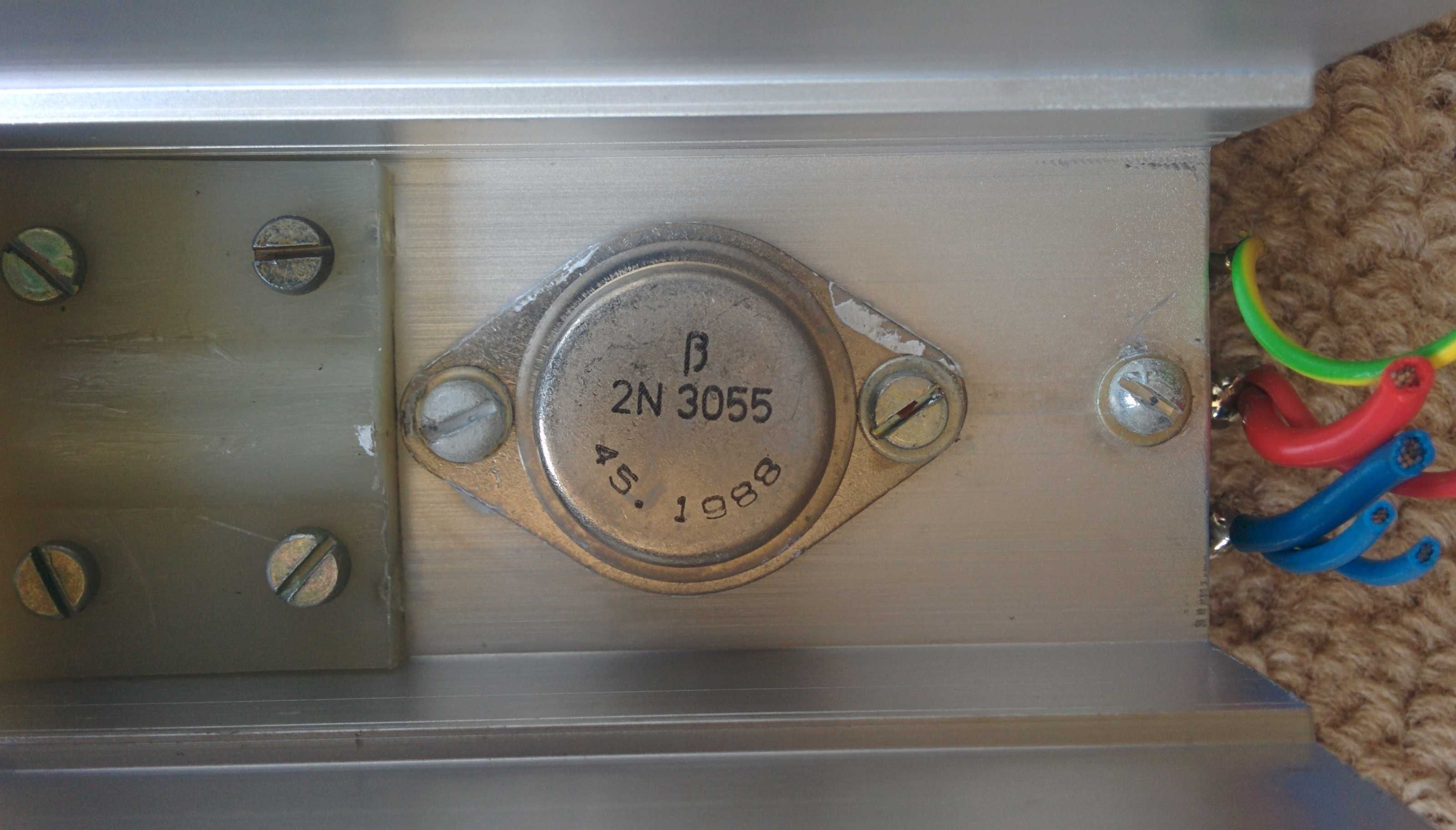 Потужний радіатор із силовим транзистором 2N3055 для зарядного або БЖ