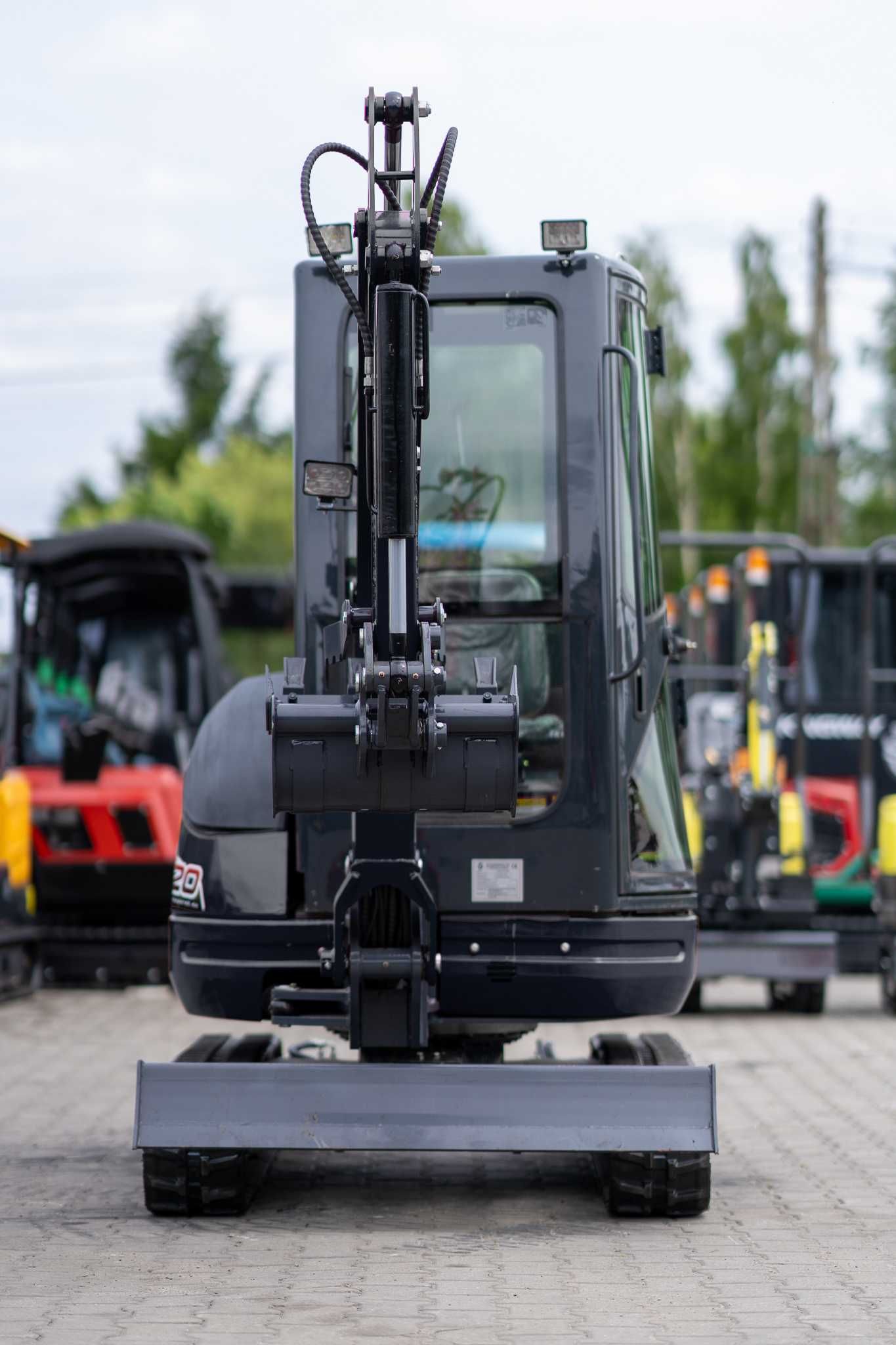 Minikoparka Kingway ViP20 Laidong Engine 2000kg Osprzęt w zestawie