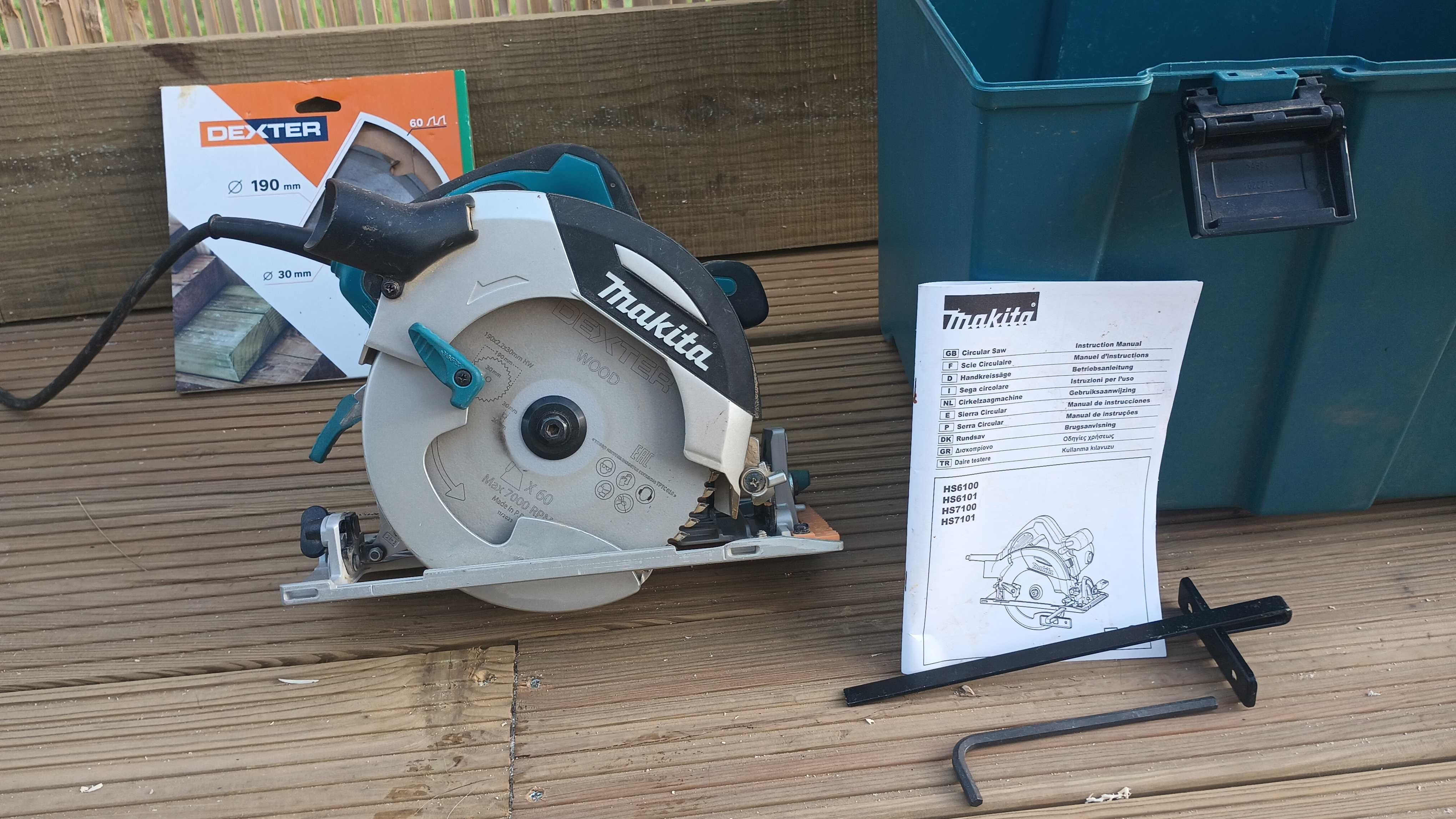 Makita Serra circular com 2 lâminas