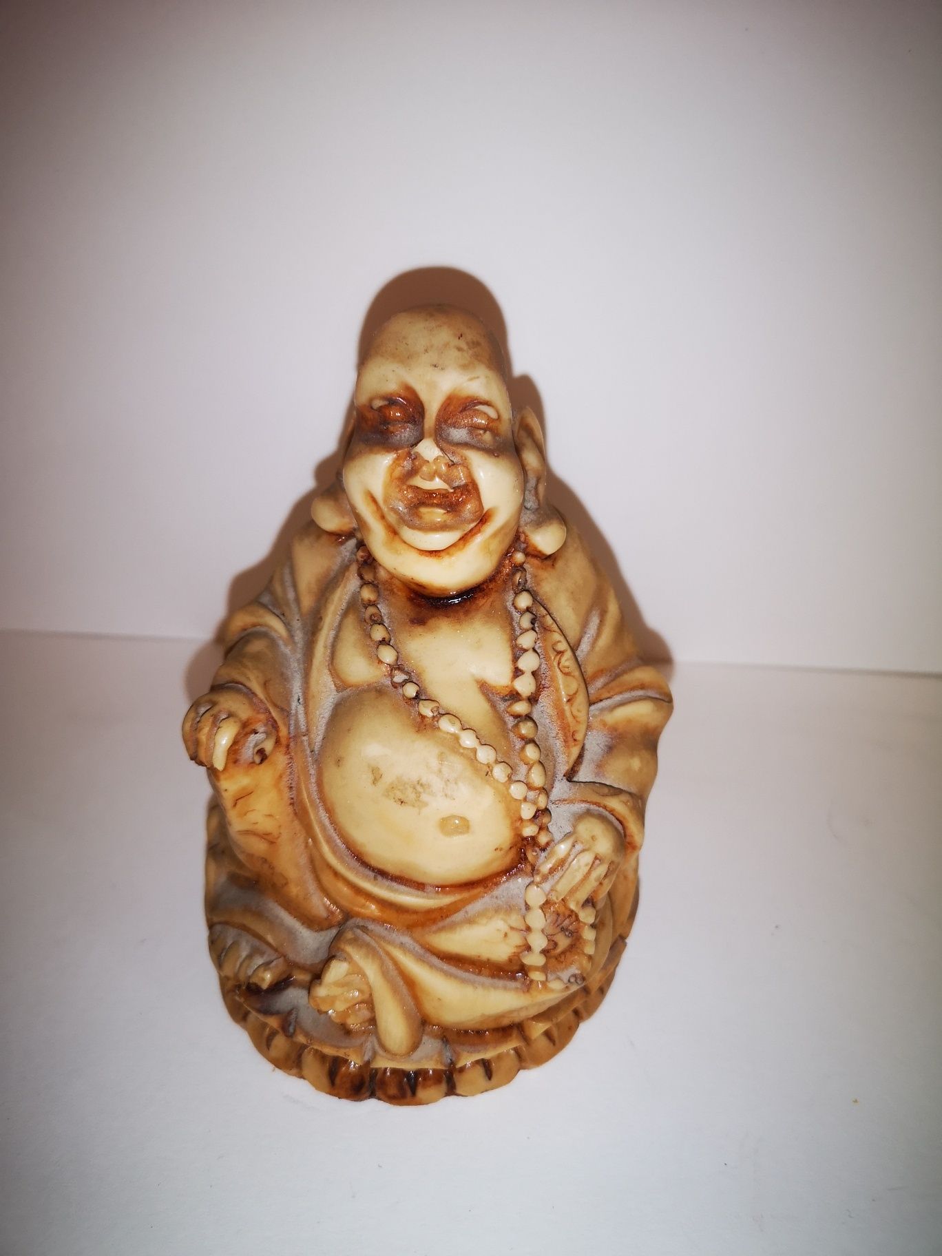 Figurka buddy z chińskiej laki