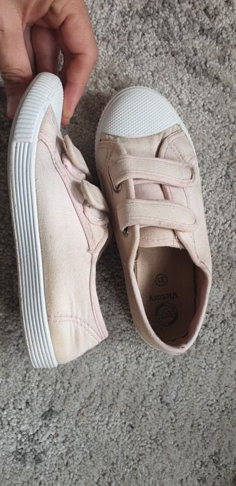 Tenisowki kapcie trampki polbuty sneakersy na rzep rzepy