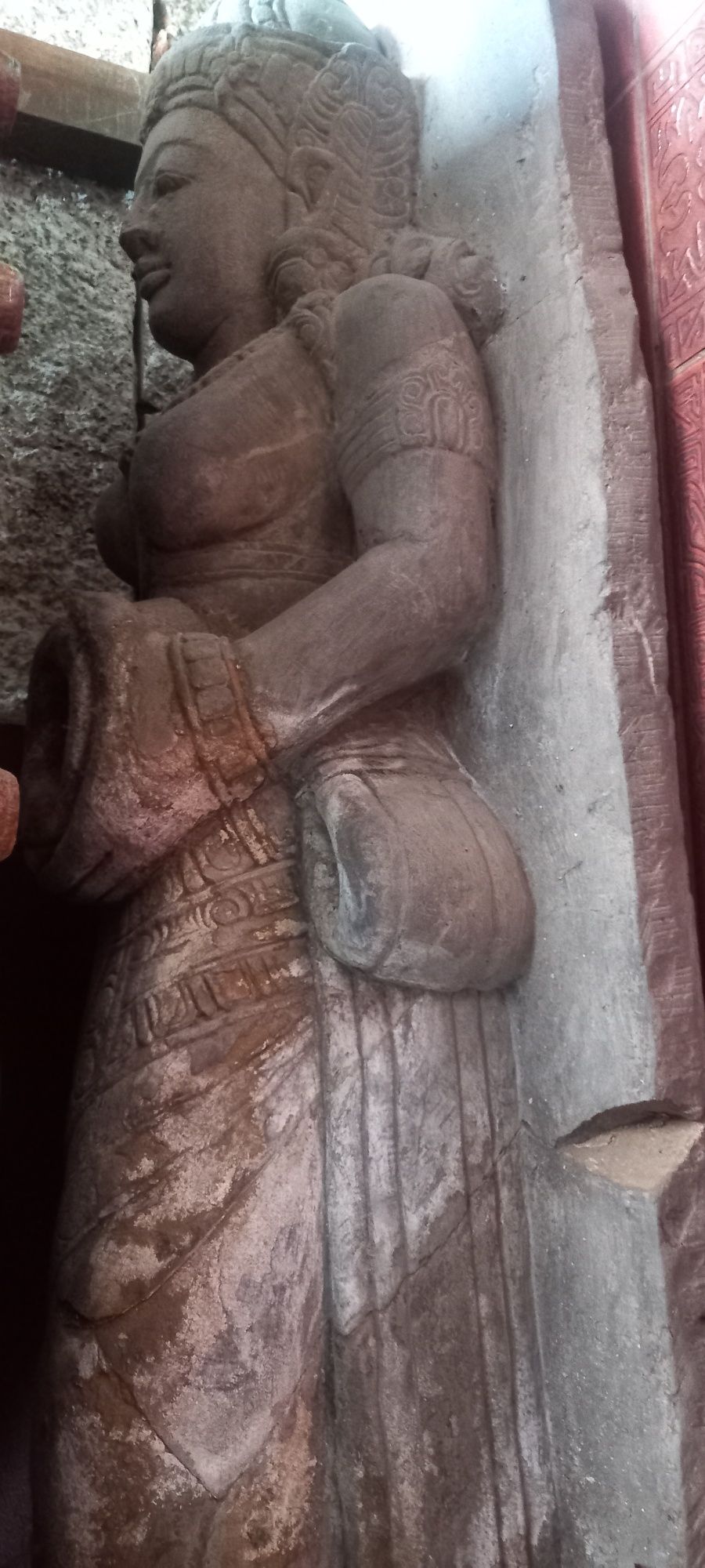 Estatueta escultura em pedra rosa