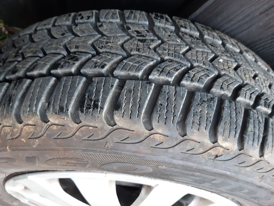 Opony zimowe 195/65/15