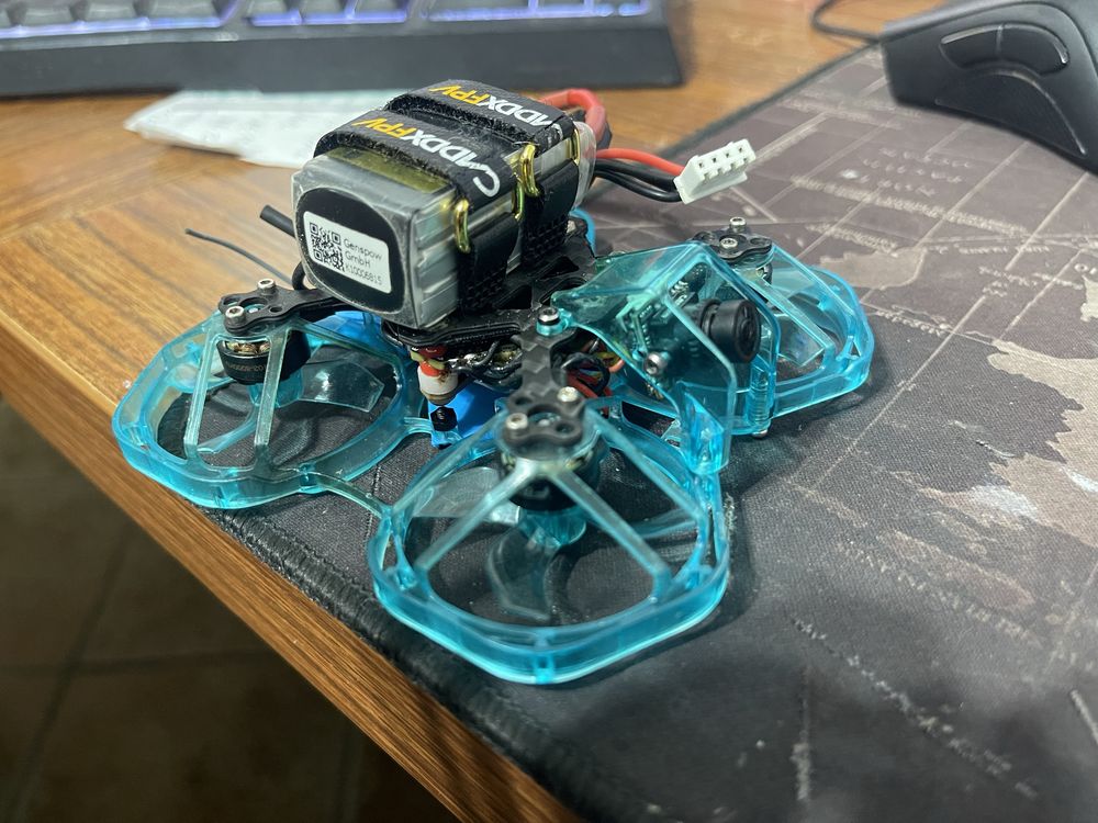 Drone FPV T-Tron 80 com radio link