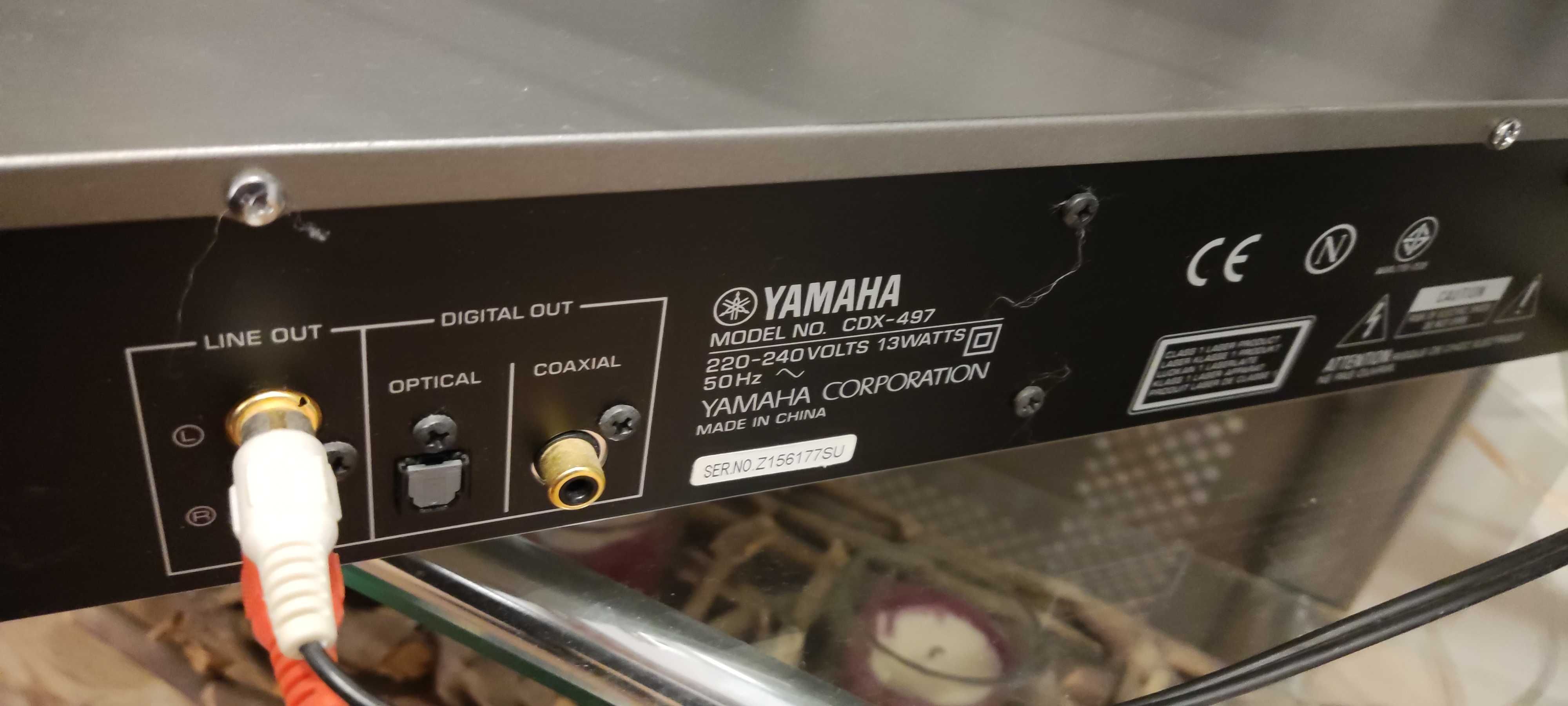 Odtwarzacz CD Yamaha CDX-497 pochodzi  z kompletu z Yamaha RX 797