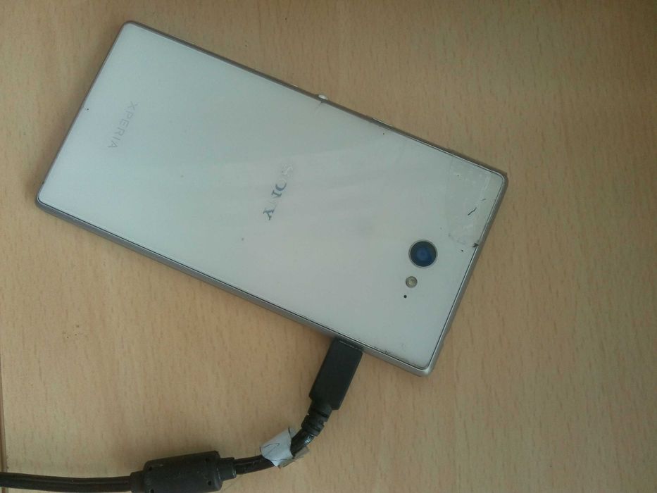 Smartfon Sony Xperia M2 działający