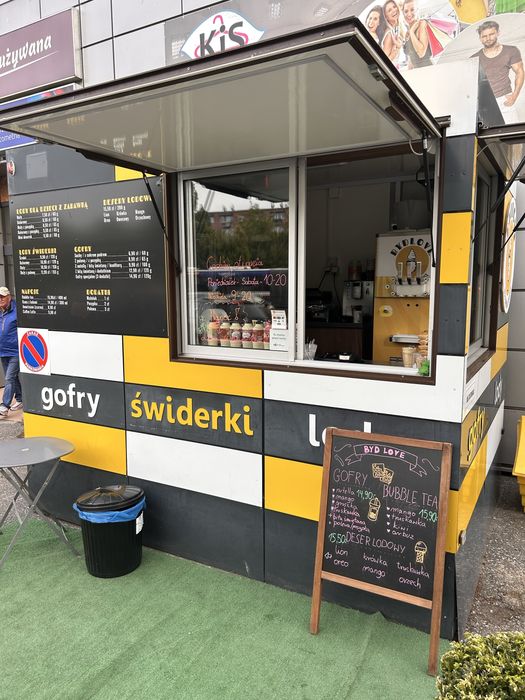 Przyczepa gastronomiczna lody foodtruck lodziarnia gofry