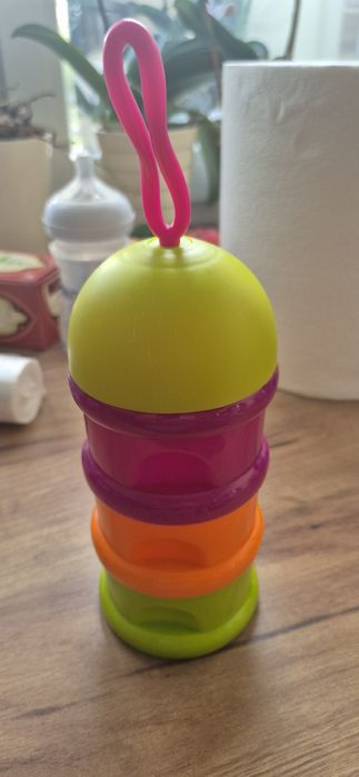 Beaba pojemnik na mleko w proszku.