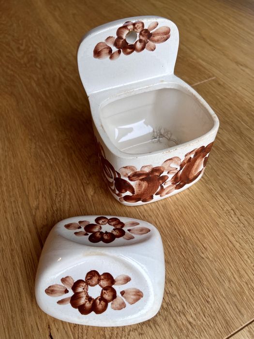 Porcelanowy pojemnik/solniczka