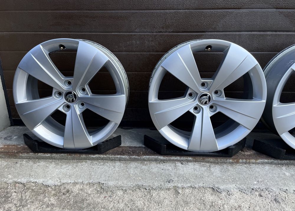 4x felgi aluminiowe 5x112 r17 et41 6,5J Alufelgi Oryginalne Skoda 17”