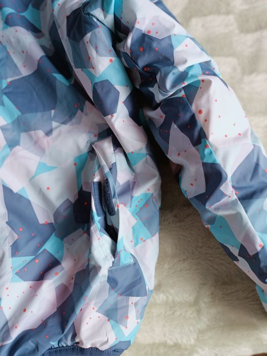 Продам зимову куртку на дівчинку