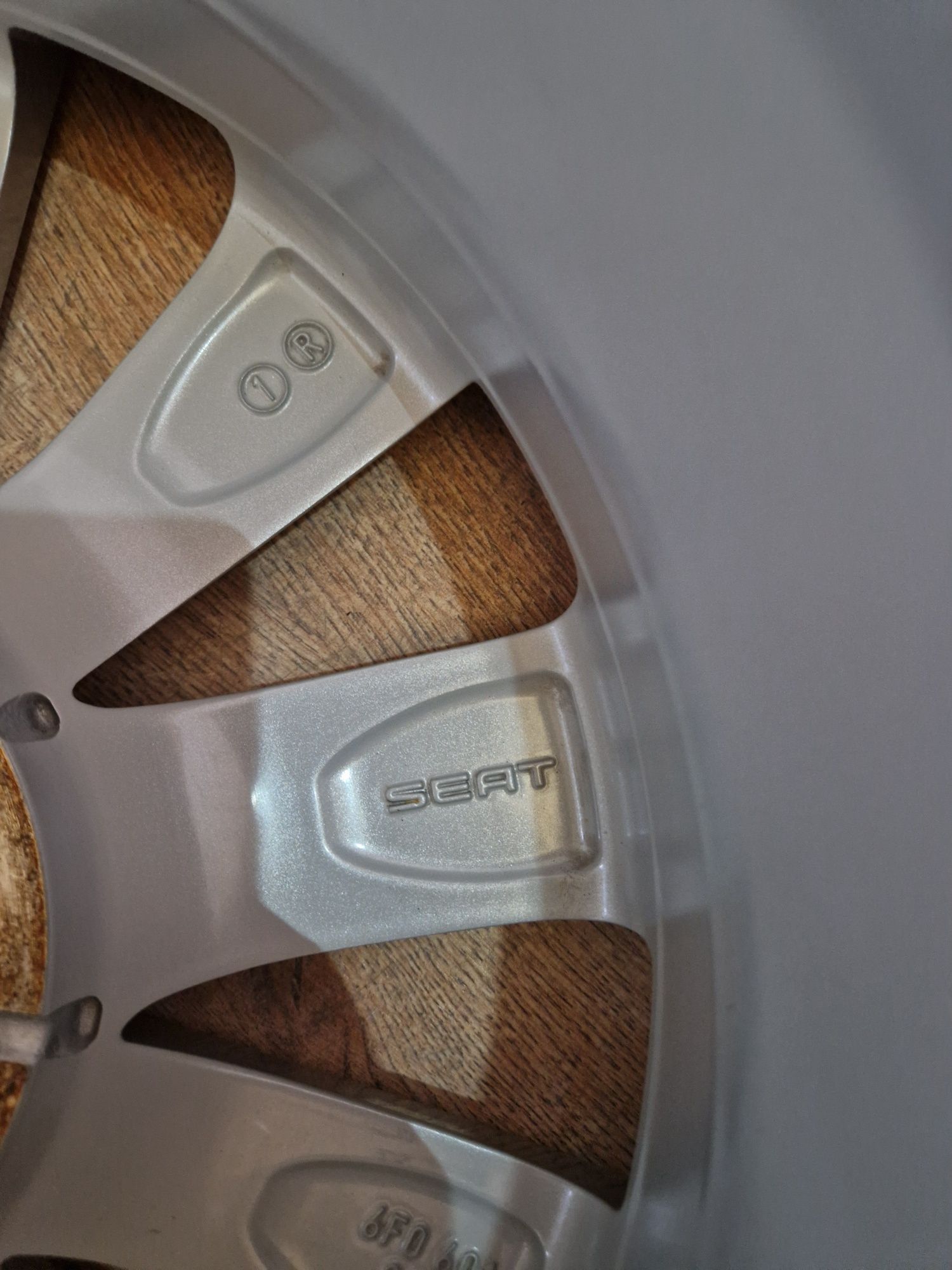 Диски SEAT R15 5x100 ET40 для Ibiza Leon Golf 4 Octavia A3
