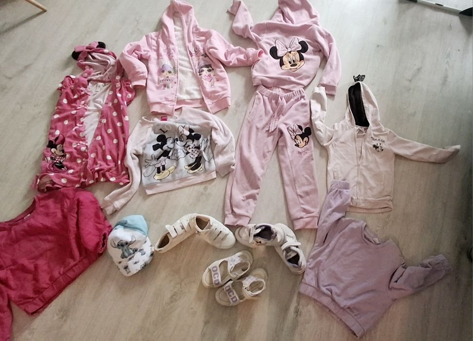 Paka ubrań Disney dla dziewczynki rozm 122/134