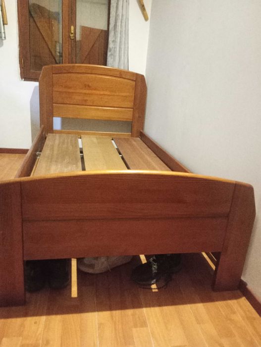 cama solteiro em boms  condiçoes