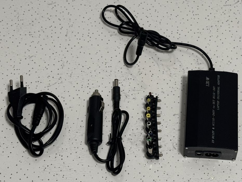 Універсальний зарядний пристрій для ноутбуків 125W з 8 перехідниками
