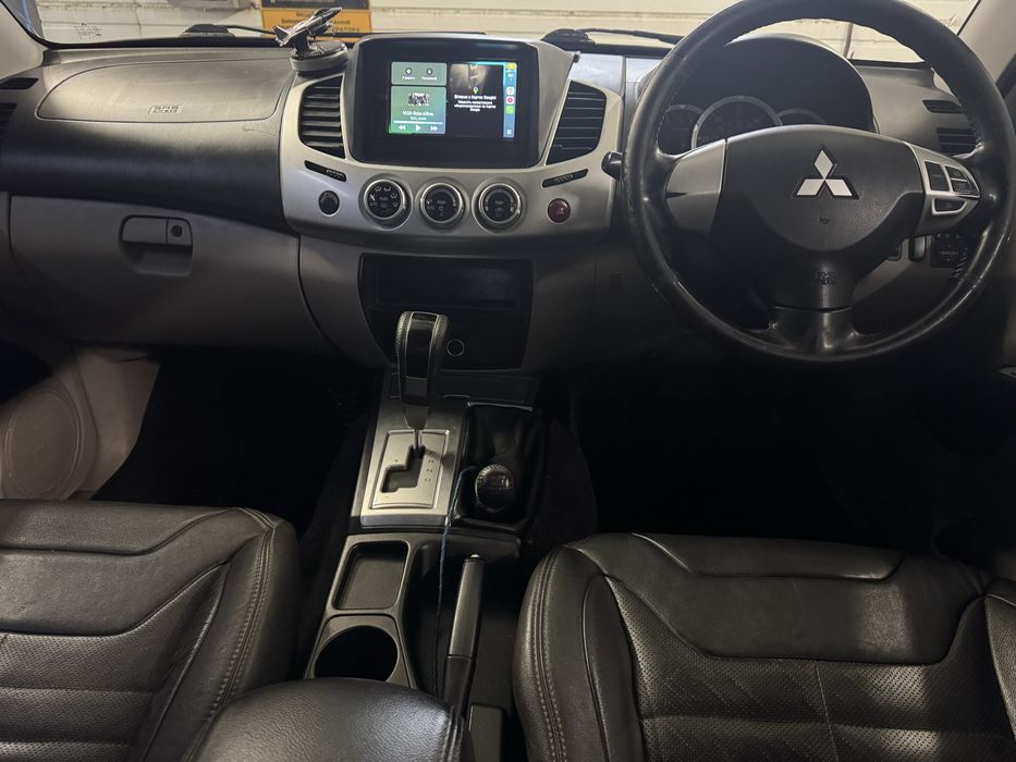 Mitsubishi L200 2010 рік